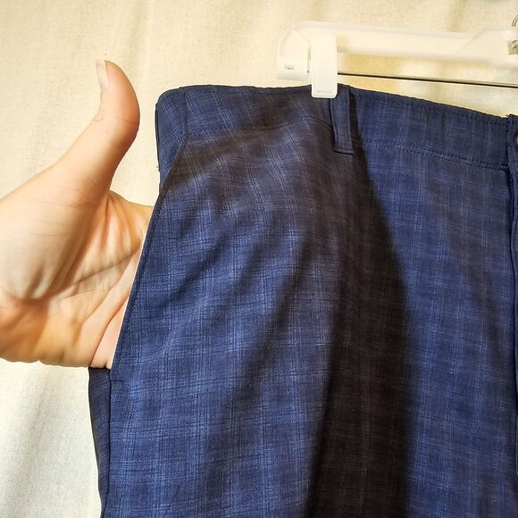 PGA Golf Men's Shorts Blue Plaid Ball Pocket 10" Inseam Size 42 - Picture 3 of 10